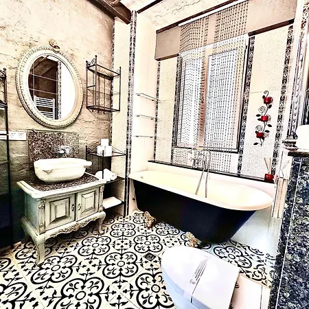 Taksim Pera Golden 3*