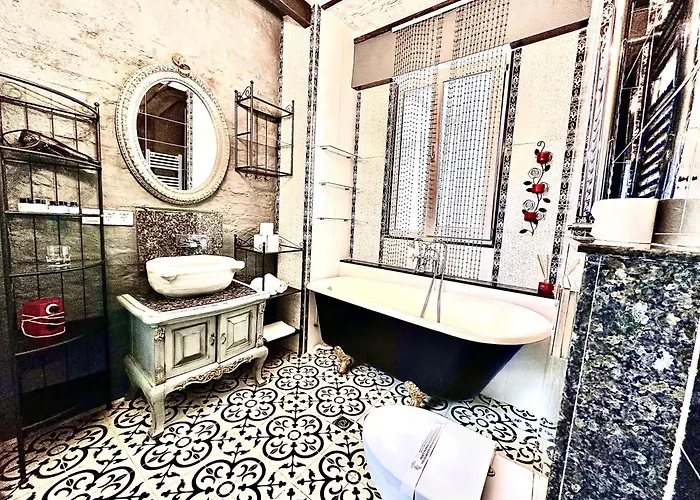 Taksim Pera Golden 3*