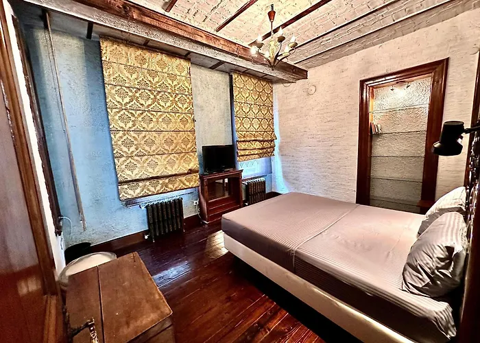 Taksim Pera Golden Hotel